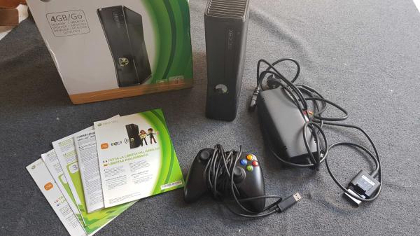 Image article Console Xbox 360 en boite