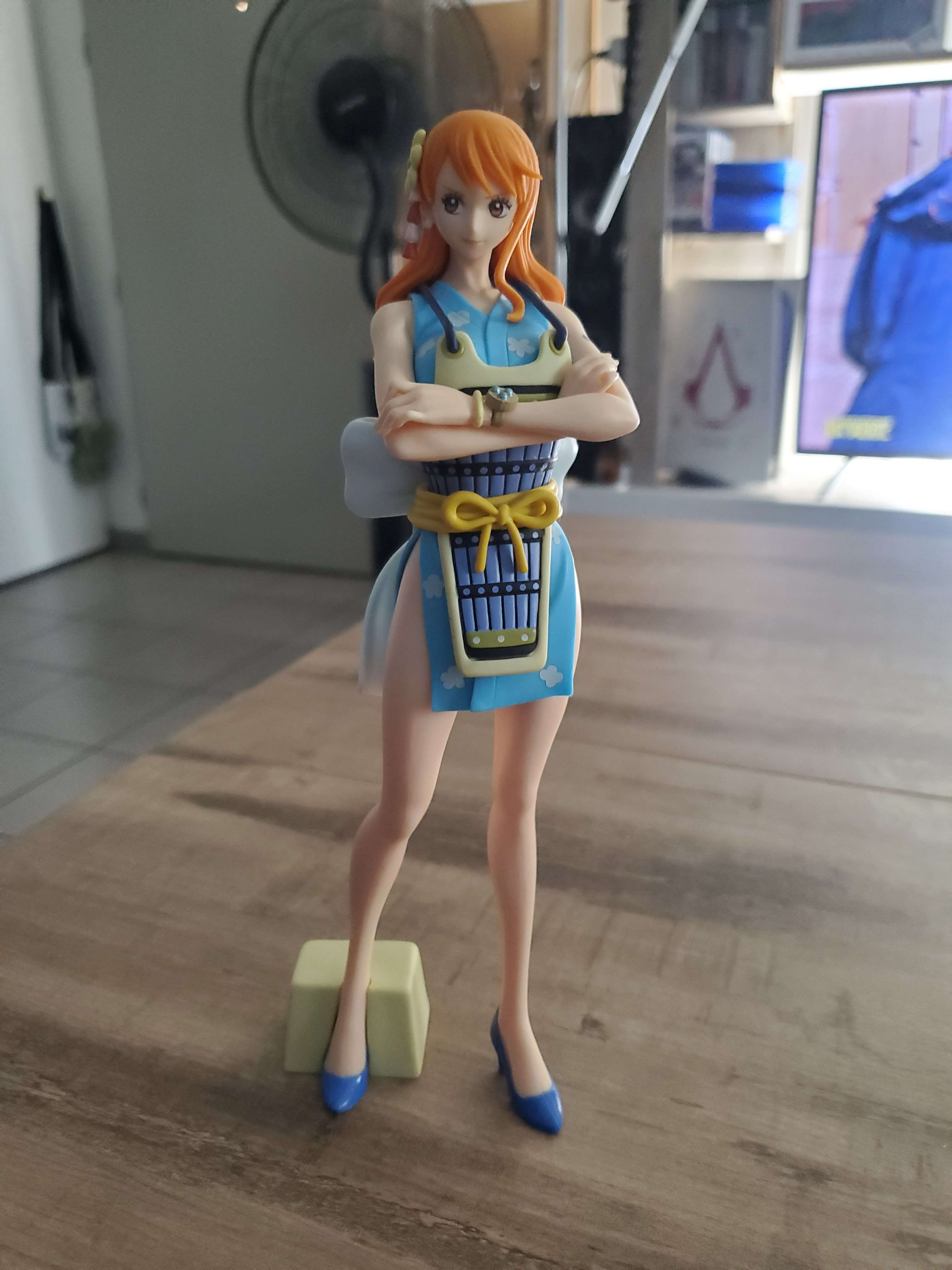figurine one piece  nami version B