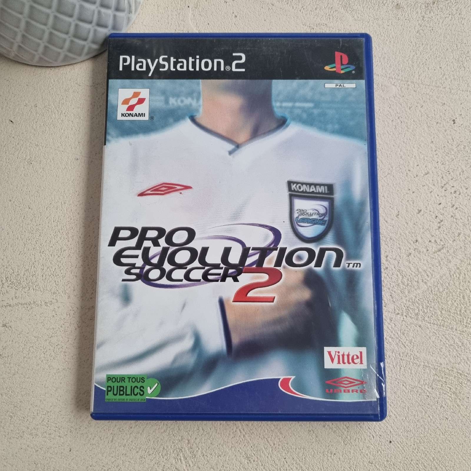 Pro Evolution Soccer 2 sur PlayStation 2, édition PAL française